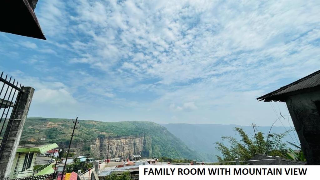 Odyssey'S Pateng Homestay, Čérápuňdží Exteriér fotografie