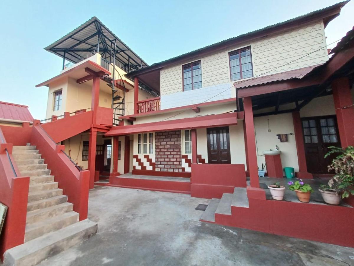 Odyssey'S Pateng Homestay, Čérápuňdží Exteriér fotografie